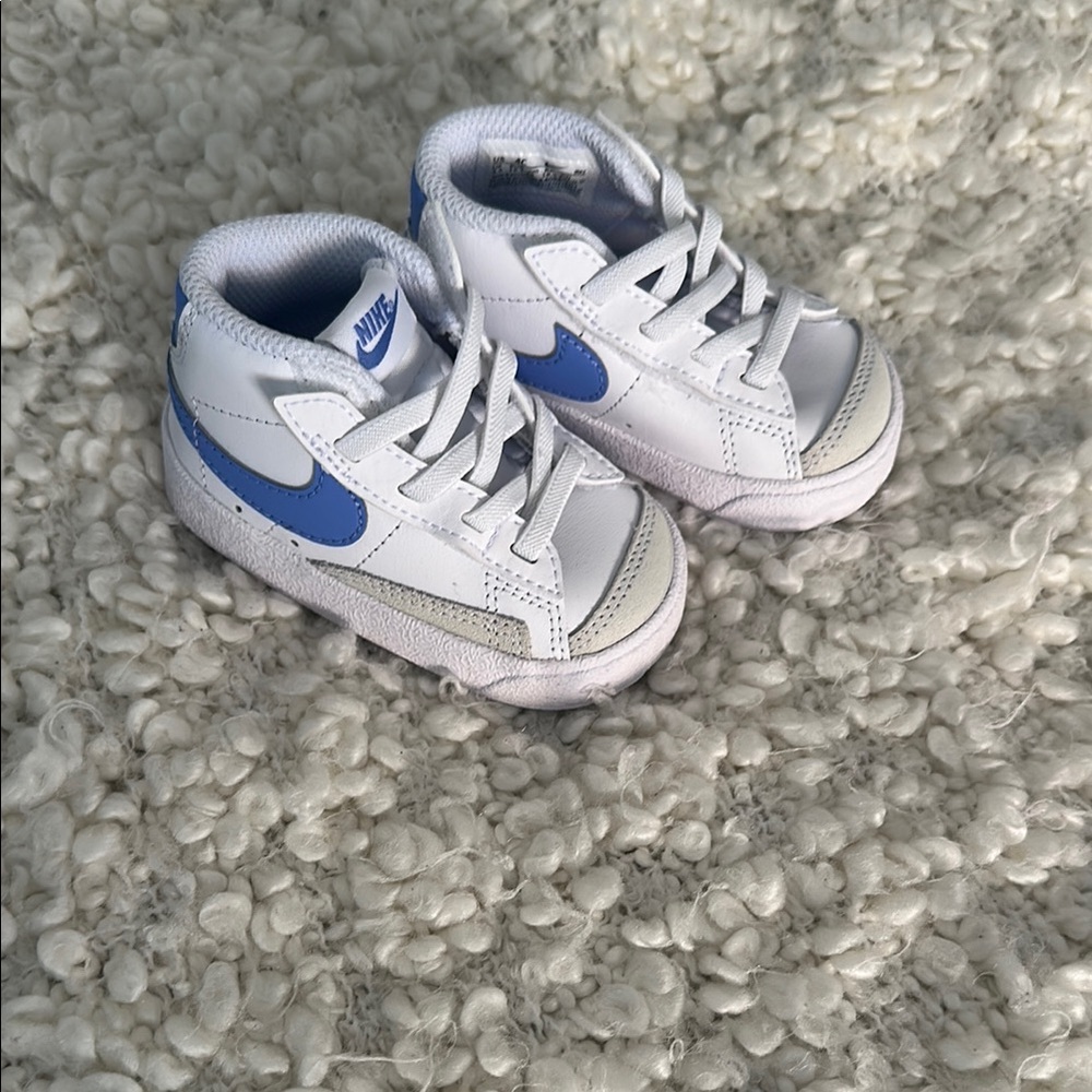 Nike Kids White and Blue Sneakers